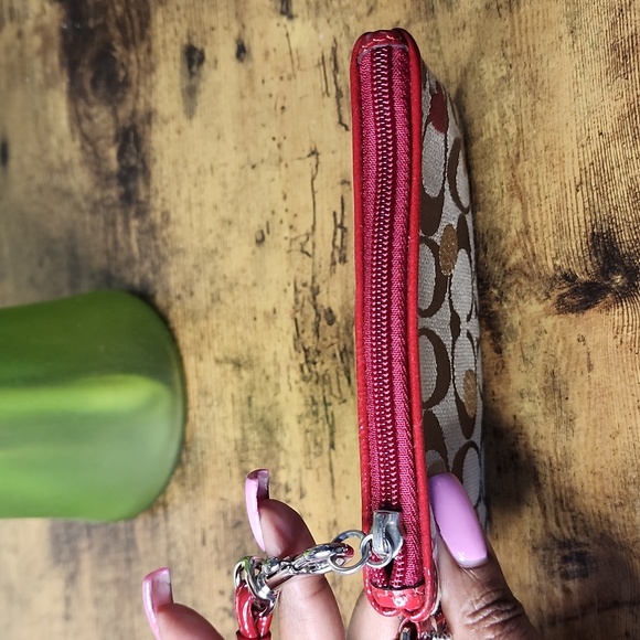 Vintage Coach Poppy Small Wristlet - Picture 3 of 10
